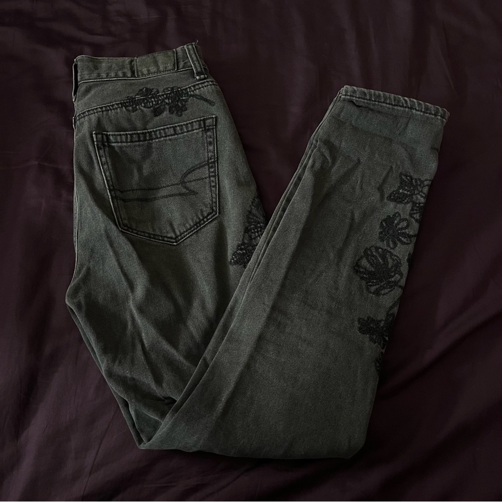 American eagle vintage floral embroidered jeans